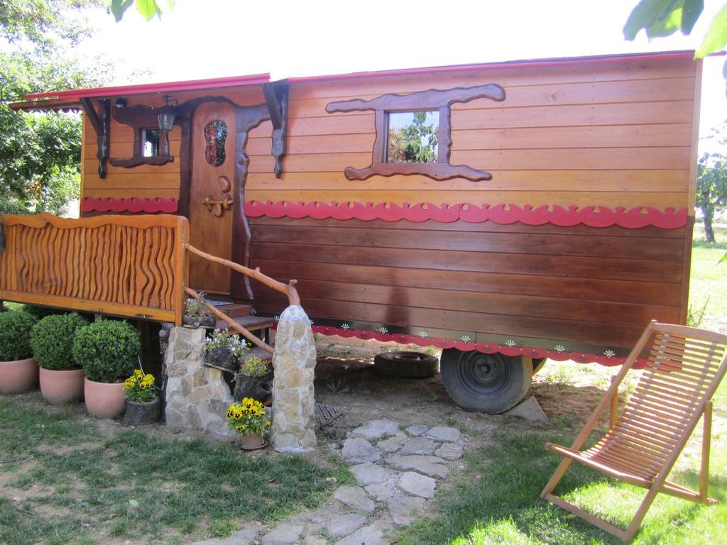 Gitenchassagne Bed and Breakfast Thurins Esterno foto